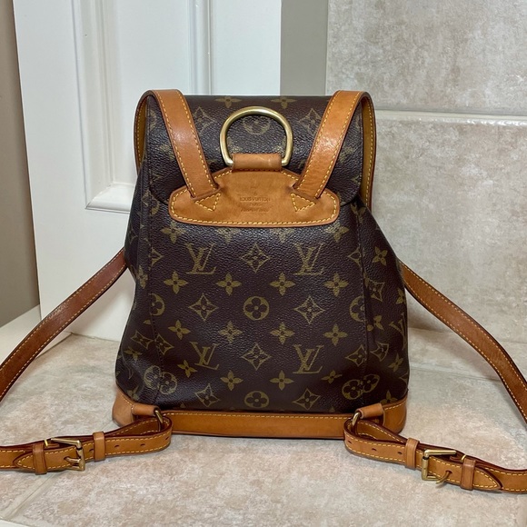 Louis Vuitton Montsouris MM Monogram Backback - Picture 4 of 12
